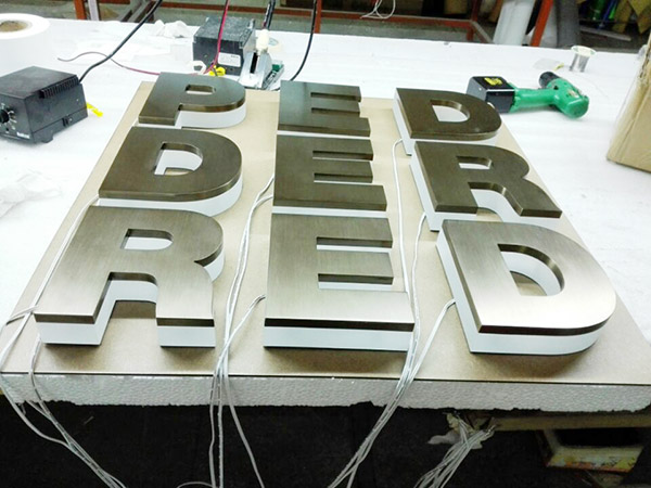 东莞背发光标识销售